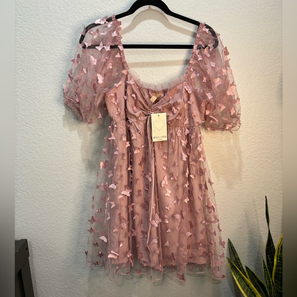 NWT- Allison + Kelly Butterfly BabyDoll Dress in Mauve Size Medium